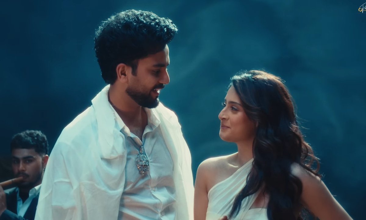 shiviinlove's tweet image. That "Bawli jaam laage Sector mei"🔥  

#ElvishYadav  #Elvisha