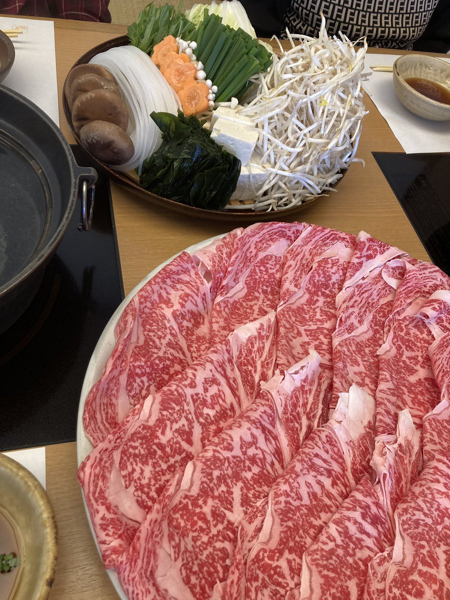 ushi1251's tweet photo. 今日のランチは木曽路でしゃぶしゃぶ https://t.co/wrNO8aVWQW