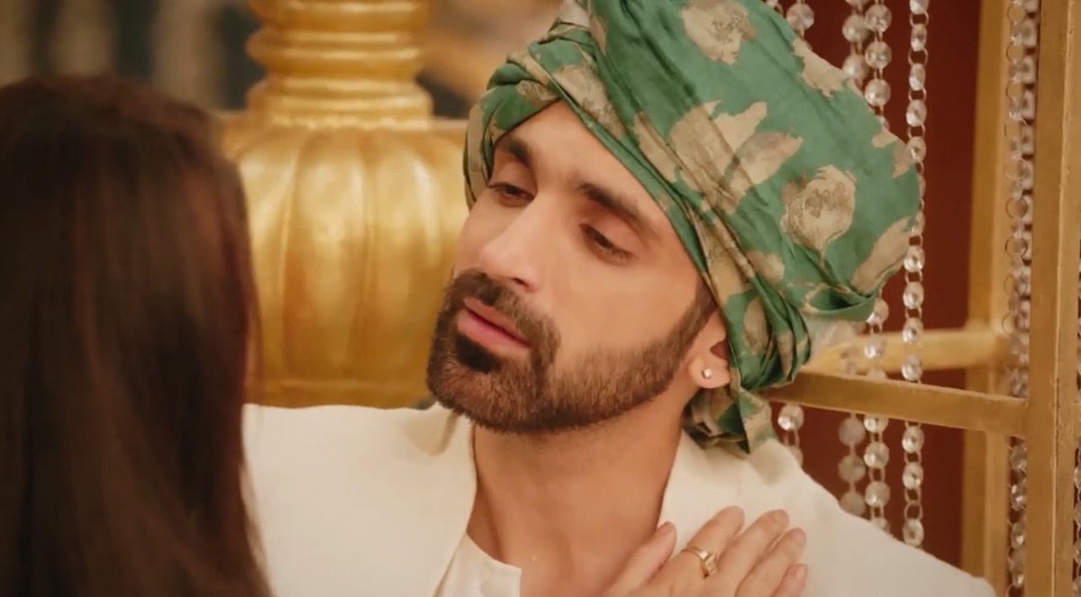 the shift from forcing sindoor to placing it with tipsy care pure cinematic brilliance her happiness makes it everything