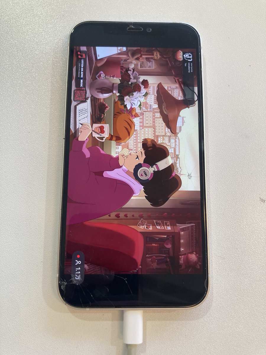 sumafo_jrsuita's tweet image. 水抜き💧4100円17分復活✨　#iphone13