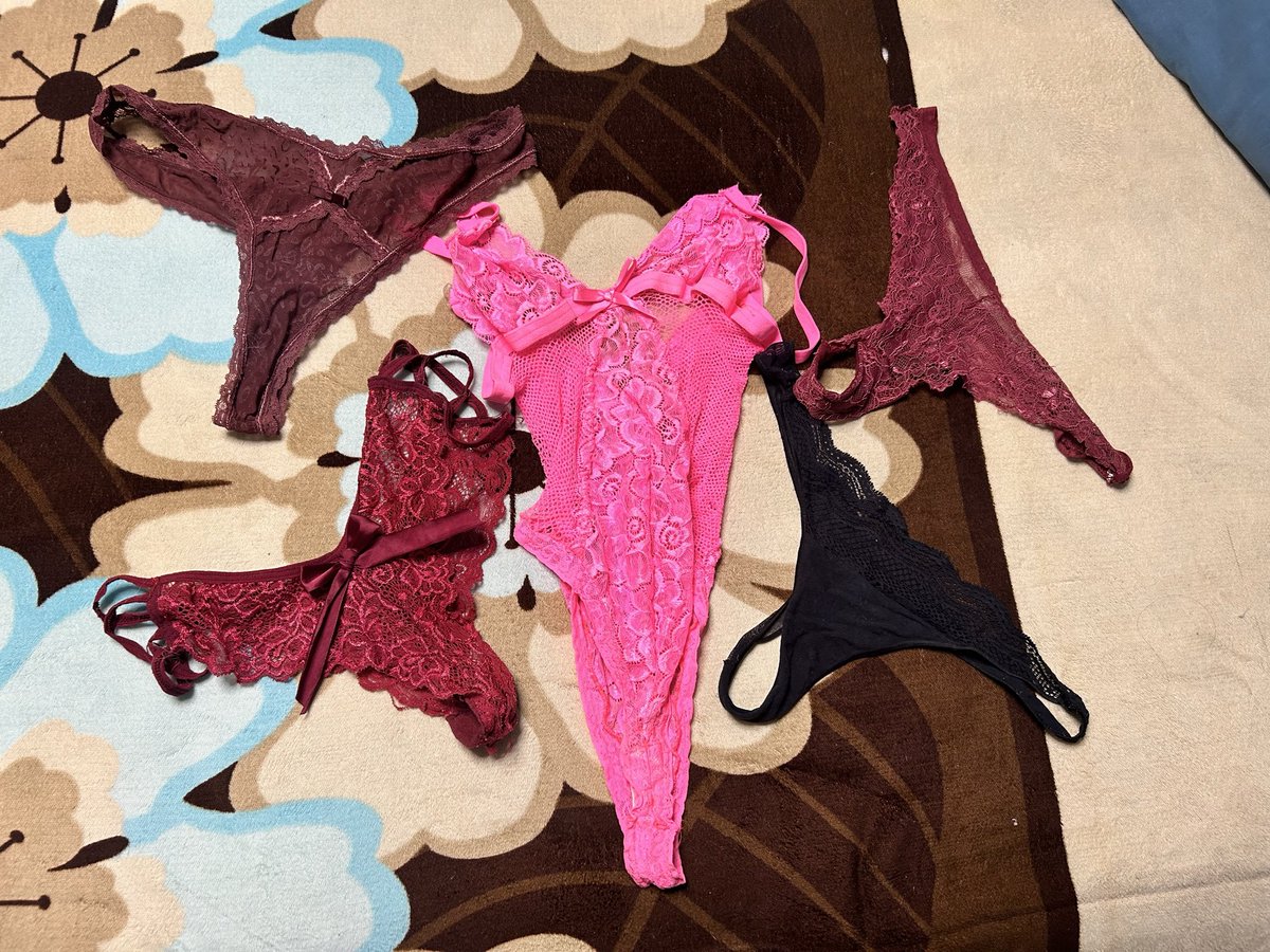 Despedimos estos soldados! Despues de cumplir su servicio y enmarcar la ricura de mi <a href="/Euridicehotwife/">Euridice</a>  ese rosita me encantó pero fue algo salvaje el sexo que se jaló un poquito!