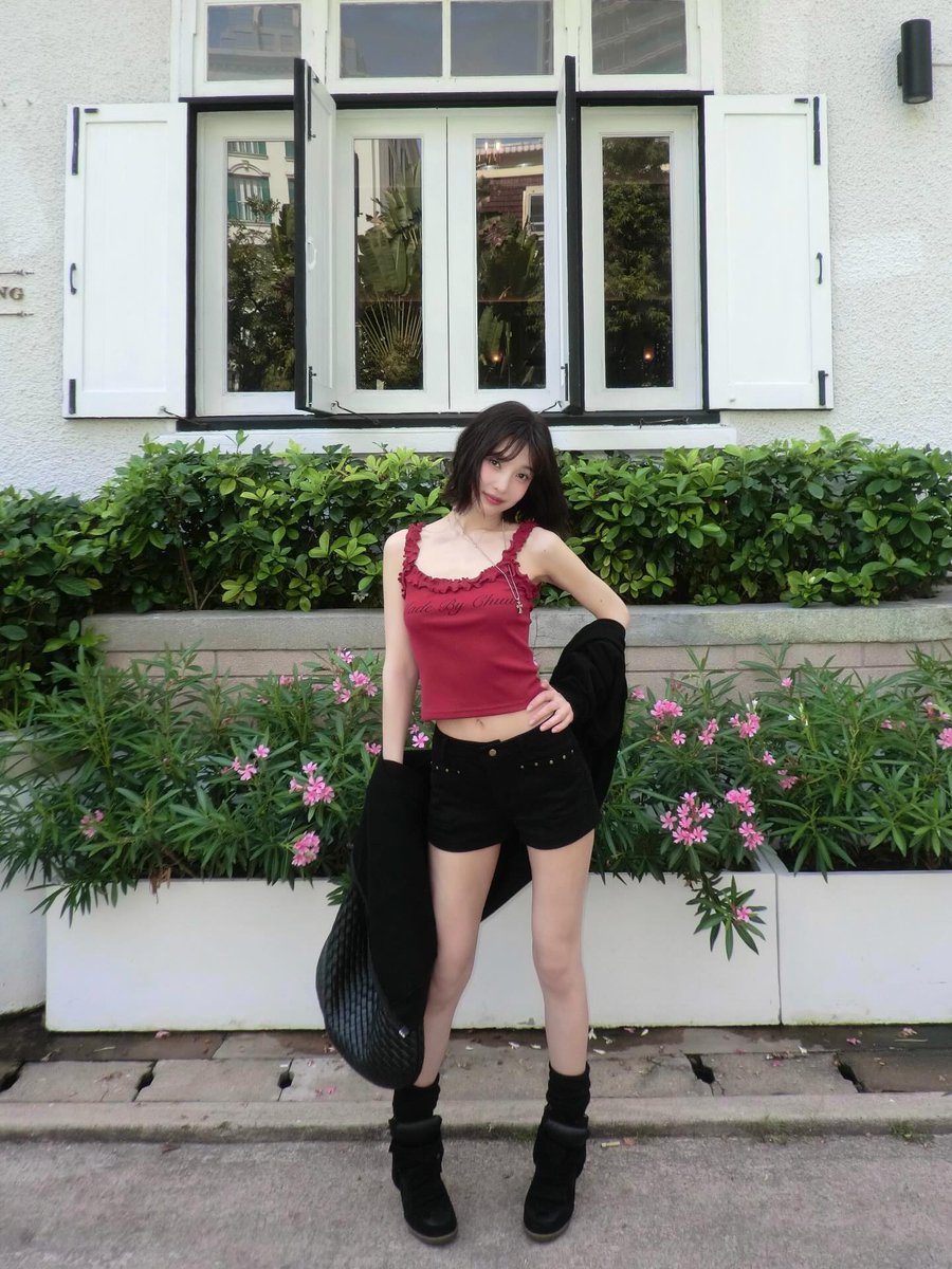 9TIMExD's tweet image. โพสต์ล่าสุดน้องจอยถ่ายที่ไทยหนิ 
ร้านเบญจรงค์อยู่ในบ้านดุสิตธานีแถวศาลาแดง
เผื่อใครอยากไปตามรอยน้องจอย 💚 maps.app.goo.gl/KKZhP1XoCzt7pS…