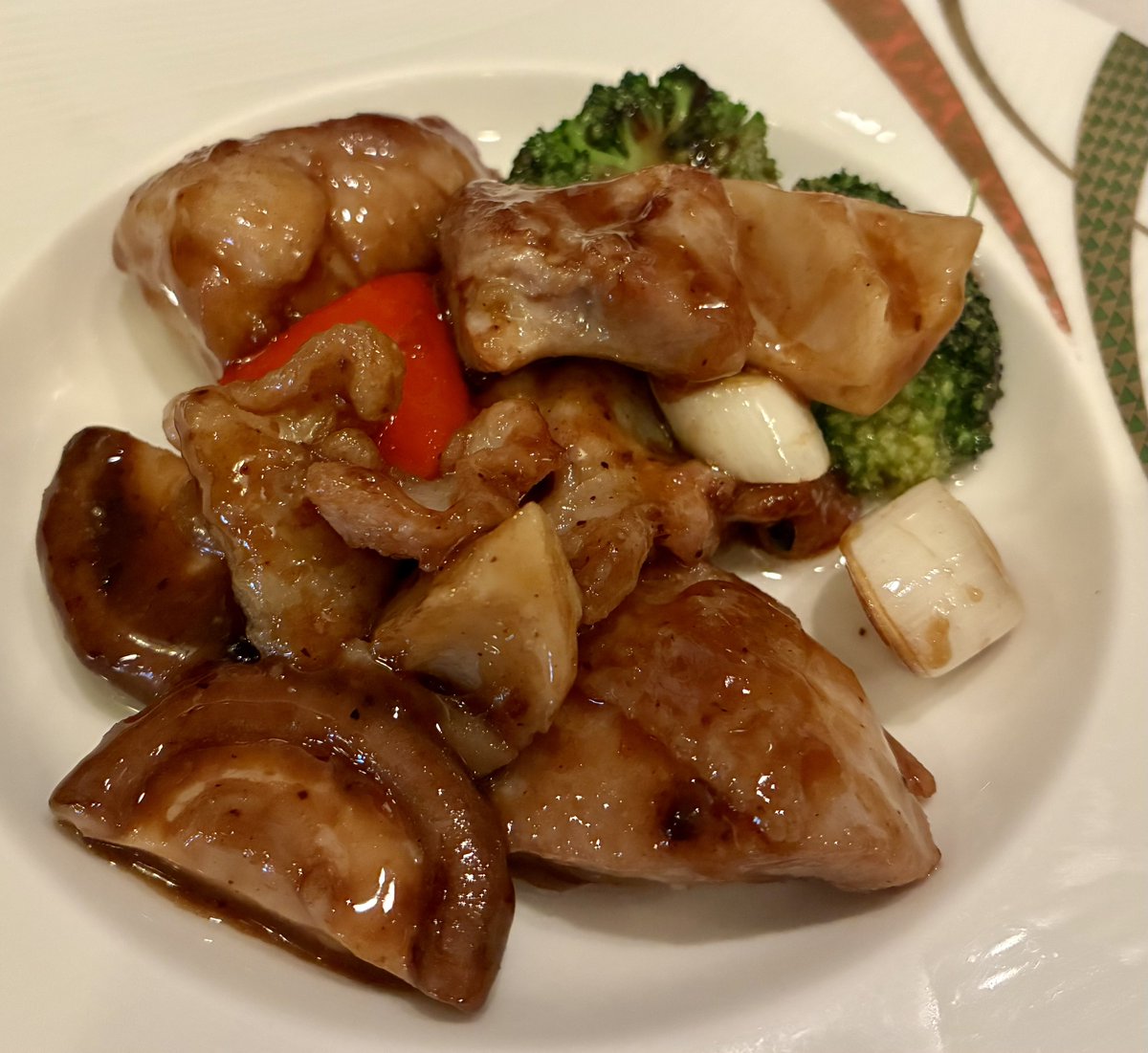 ミスナイのご褒美。ちゃんとした中華料理の海老はぶりんぶりんだった！