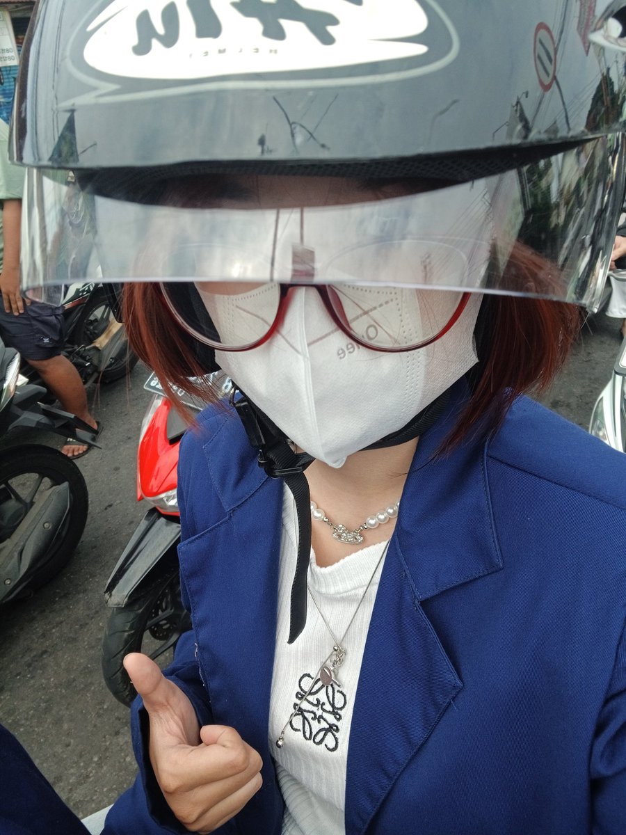 RynreenAi's tweet photo. ini ceritanya pagi2 kmren pas valentine gweh jadi antek2 uenyeah
demi kkn gwehj bangun pagi https://t.co/vVojA7u2F2
