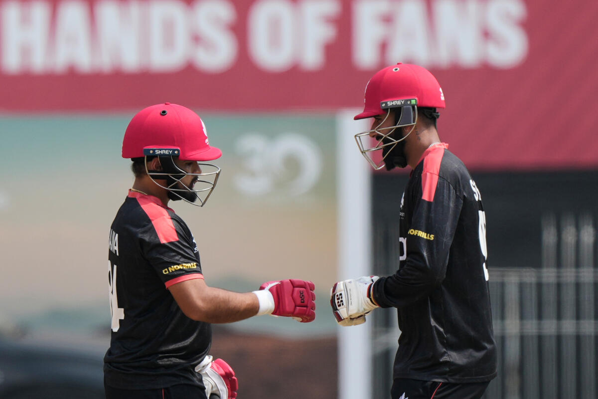 sportstarweb's tweet photo. Century stand between Canadian openers Yuvraj Samra (68*) and Dilpreet Bajwa (30*) at Chepauk and there are still seven overs left in the innings!

New Zealand's bowling attack is still searching for a breakthrough.

Live Updates ⬇️
https://t.co/E5OxhXAlMb

📸 - AP https://t.co/9dwI7Pk5uD