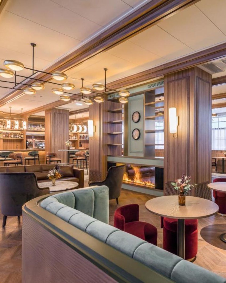 frajumar's tweet image. Not all hotels are designed.
Some are interpreted.
At the Canfranc Royal Hideaway Hotel, the interior design dialogues with history to create a contemporary luxury experience where nothing is decorative and everything has meaning
Descubrelo: acortar.link/6BA66N
#beltafrajumar