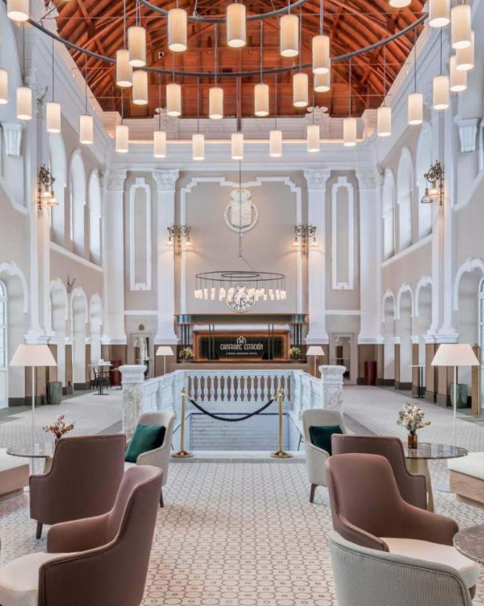 frajumar's tweet image. Not all hotels are designed.
Some are interpreted.
At the Canfranc Royal Hideaway Hotel, the interior design dialogues with history to create a contemporary luxury experience where nothing is decorative and everything has meaning
Descubrelo: acortar.link/6BA66N
#beltafrajumar