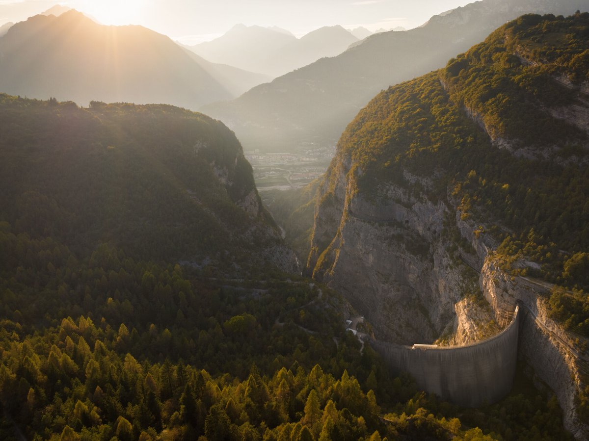 Chi desidera approfondire la storia della tragedia del Vajont può partecipare alle escursioni sui luoghi della MEMORIA.
Scopri di più al link
parcodolomitifriulane.it/visite-guidate… 

Ph. Davide Busetto 

#vajont #pernondimenticare