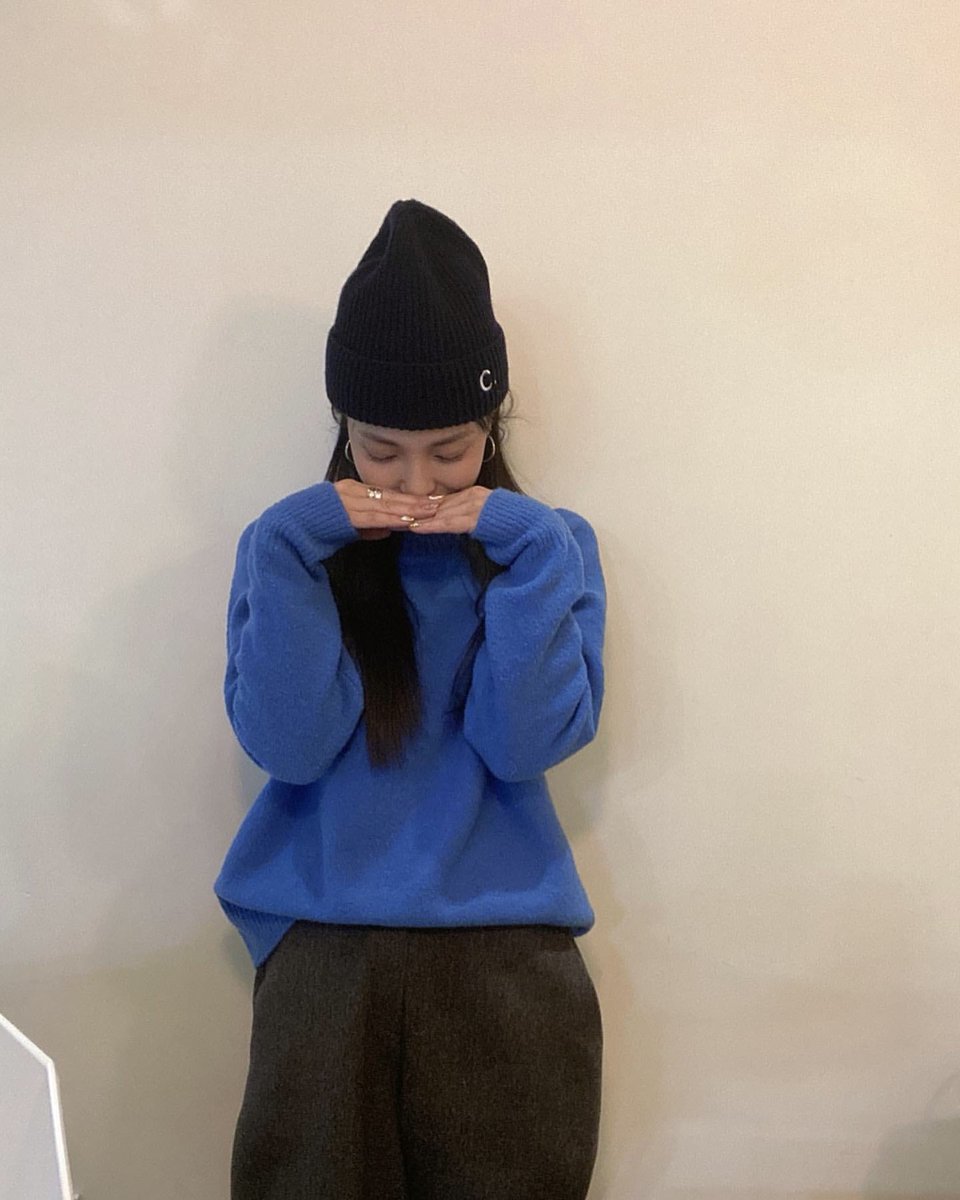 언니도 점핑분들도 
올해 건강하게 행복하게 잘 보내요!!! 

그리고 올해안에 꼭 모임 자리 있길 바래요🥹
다 같이 모이는 노랑빛을 보고싶다…