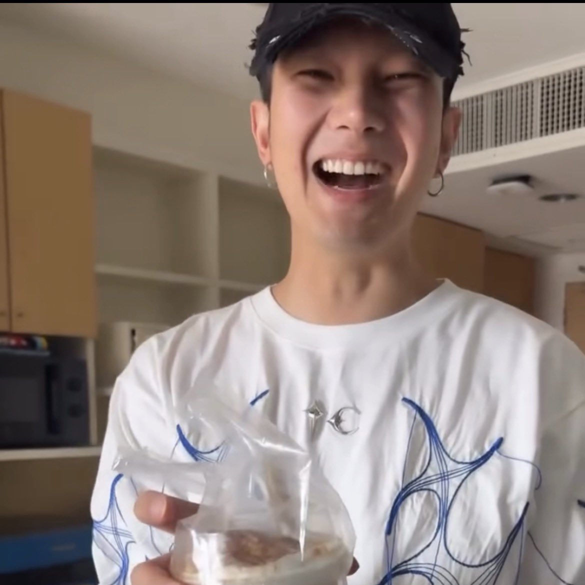 ก็น่ารักนินา โมจิจิ๋ว 🤏🏻

꒰ <a href="/JakeB4rever/">BIU.</a> #BuildJakapan ꒱ 
#Beyourluve