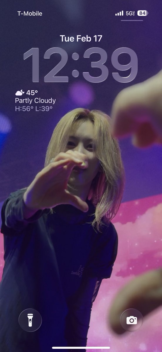 i have my lockscreen shuffling through my ‘favorite’ folder on my phone.. i think this is my favorite one that’s come up so far 😭