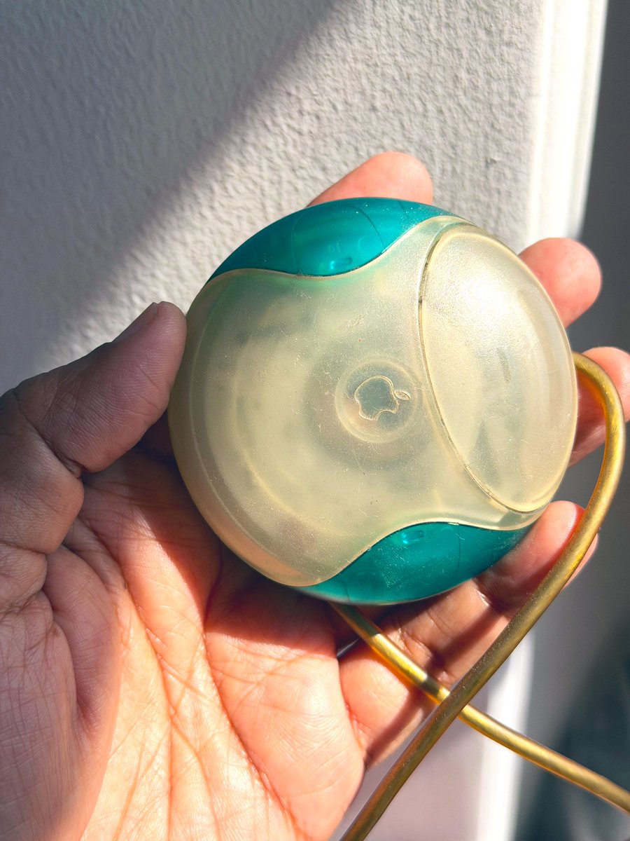 NimishAndAkriti's tweet image. Dusty. 
But still transparent. 
And still beautiful. 
Perhaps the most beautifully designed mouse ever. 
Yep, @nimishdubey still has that iconic “Puck Mouse” that came with the OG iMac.

#Nostalgia #Apple #iMac #Mouse