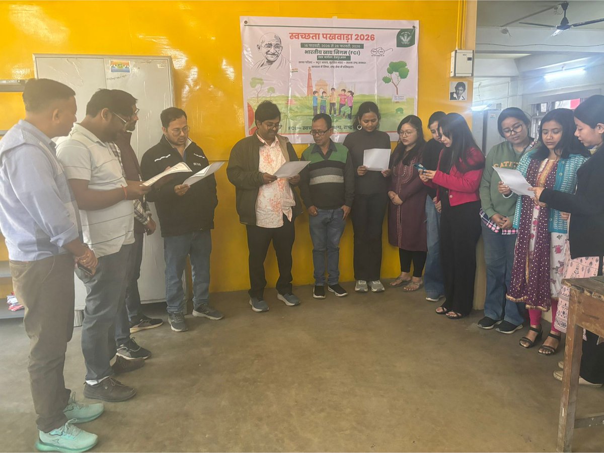 DoTezpur's tweet photo. Swachhata Oath taken at FCI DO Tezpur on the occasion of Swacchta Pakhwada (Special Cleanliness Drive) from 16th FEB 2026 to 28 February 2026
@fci_ne
@AssamFci
@DoTezpur https://t.co/TjXBOk5h6J