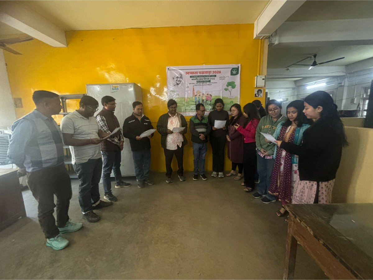 DoTezpur's tweet photo. Swachhata Oath taken at FCI DO Tezpur on the occasion of Swacchta Pakhwada (Special Cleanliness Drive) from 16th FEB 2026 to 28 February 2026
@fci_ne
@AssamFci
@DoTezpur https://t.co/TjXBOk5h6J