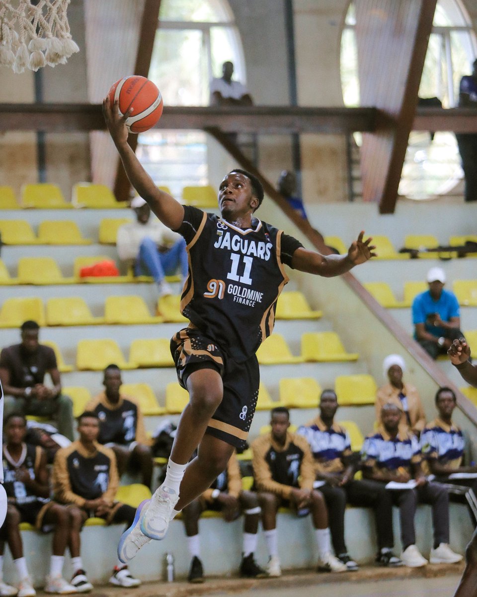 Kamau The Shoe Painter tweet media