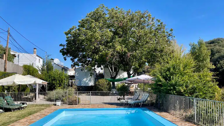 GAndalusie's tweet photo. #Vakantiewoning, B&amp;B, #Bedrijf kopen in #Andalusië. Wij helpen graag bij dit traject. Met ruim 160 aangesloten Nederlandstalige ondernemers zijn we nr. 1 op het gebied van #emigreren, #ondernemen en #vakantievieren in Andalusië. https://t.co/mk4bhMe8Qr #IKVERTREK #HetRoerom https://t.co/Fm7jUKAmti