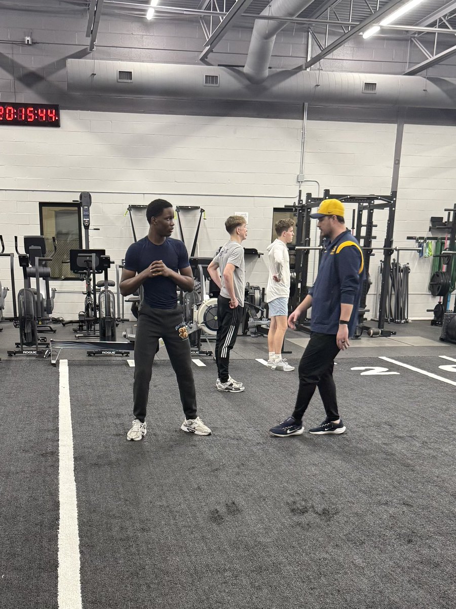 GauseQb1's tweet image. Thank you #QBOne. This was a great training session. I learned a lot and got at least 1% better #J1G #QB1