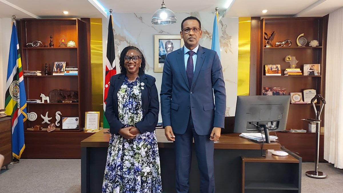 SomaliainKenya's tweet image. #Somalia Embassy hosted Africa #CDC delegation led by Dr. Mazyanga L. Mazaba for timely visit focused on strengthening health systems &amp;amp; preparedness. Reaffirmed our partnership to advance #vaccination, regional health security &amp;amp; resilient systems. Gratitude to CDC for its support