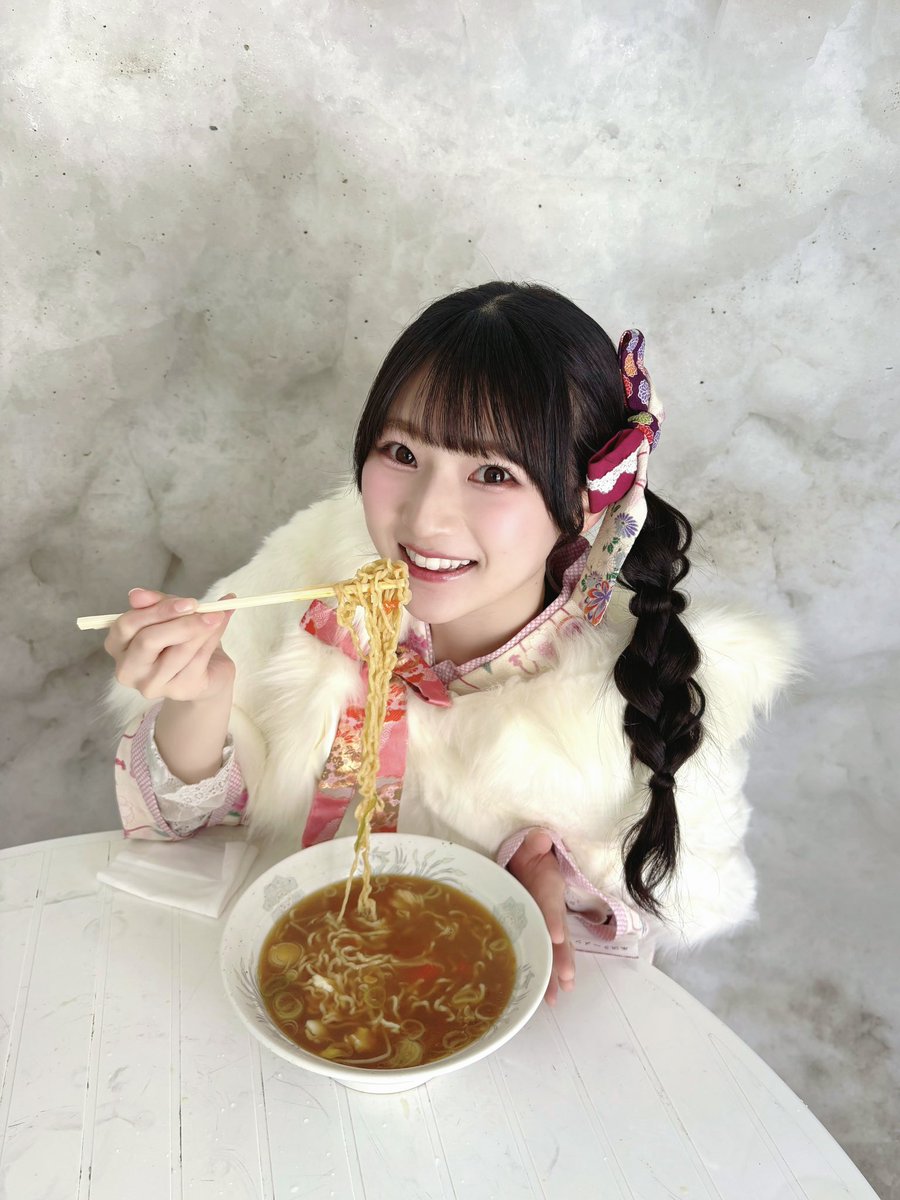 aoki__hina's tweet photo. かまくらでらーめん🍜寒くなかった🍥 https://t.co/nXm0YzmupV