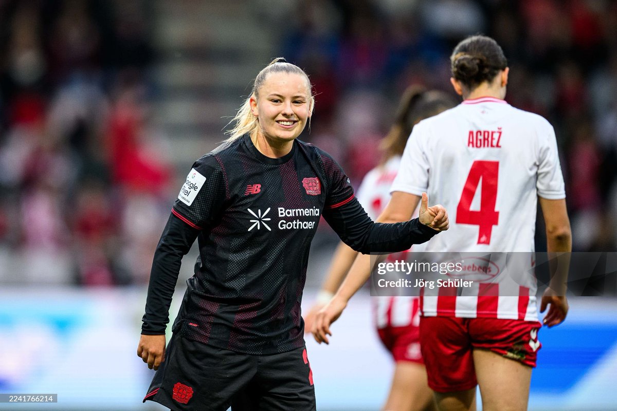 Does Vanessa Fudalla switch to handball? 

Karena aneh banget dia bersama dengan Selina Cerci sama-sama bersaing buat jadi top skor Frauen Bundesliga musim ini. Masih aja di overlook sama Christian Wueck.

#DieLiga