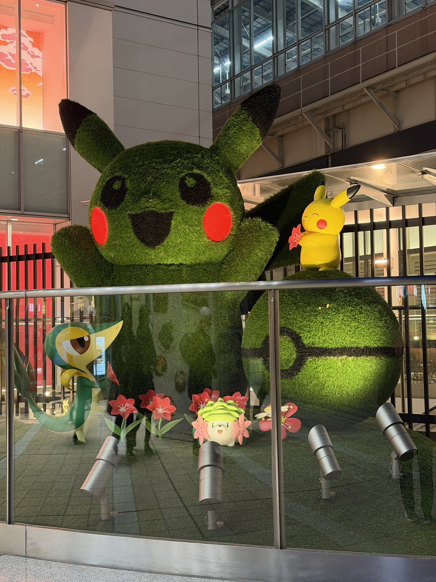 inx1999's tweet image. 事前に必要な作業を終わらせて駅前をぐるぐるしてきました。
ピカチュウのほっぺが光ってた笑