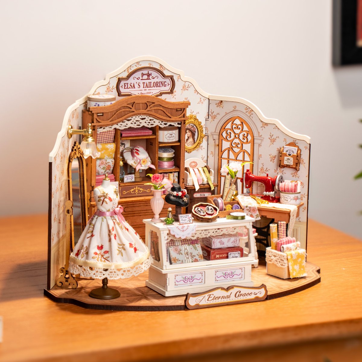 ?新商品? ミニチュアハウス「小さな仕立て屋さん」登場！ 糸巻き 