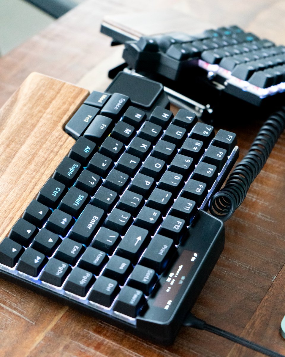 Ult. Hack. Keyboard tweet media