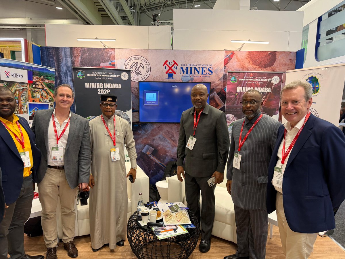 hamakstrategy's tweet photo. At #IndabaMining, HAMAK CEO Karl Smithson and NED Martin Lampshire met Liberia’s Minister of Mines and team to discuss sector development and the Nimba Gold Project, alongside Amara Kamara, President of the Liberian Chamber of Mines and a key #HAMA partner. https://t.co/bspdypGwbv