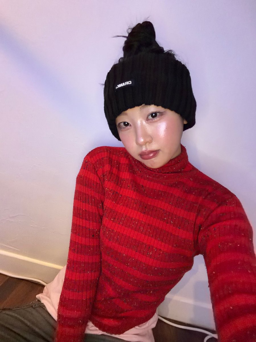 💌 Novas fotos da Yves.

#YVES #이브 <a href="/Yves___official/">Yves</a>