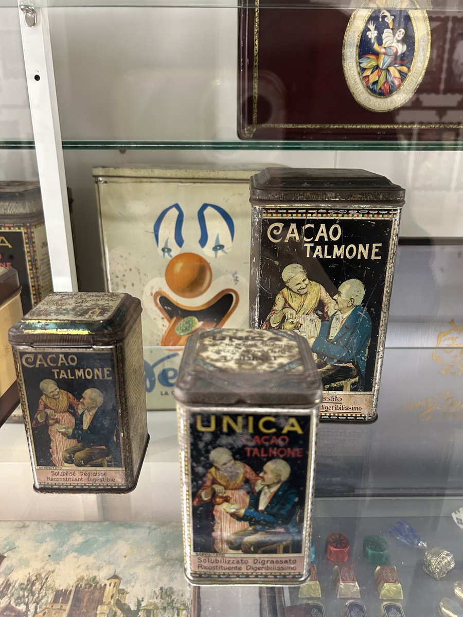 timelessflo's tweet image. La mia insana passione per le scatole di latta  🍫