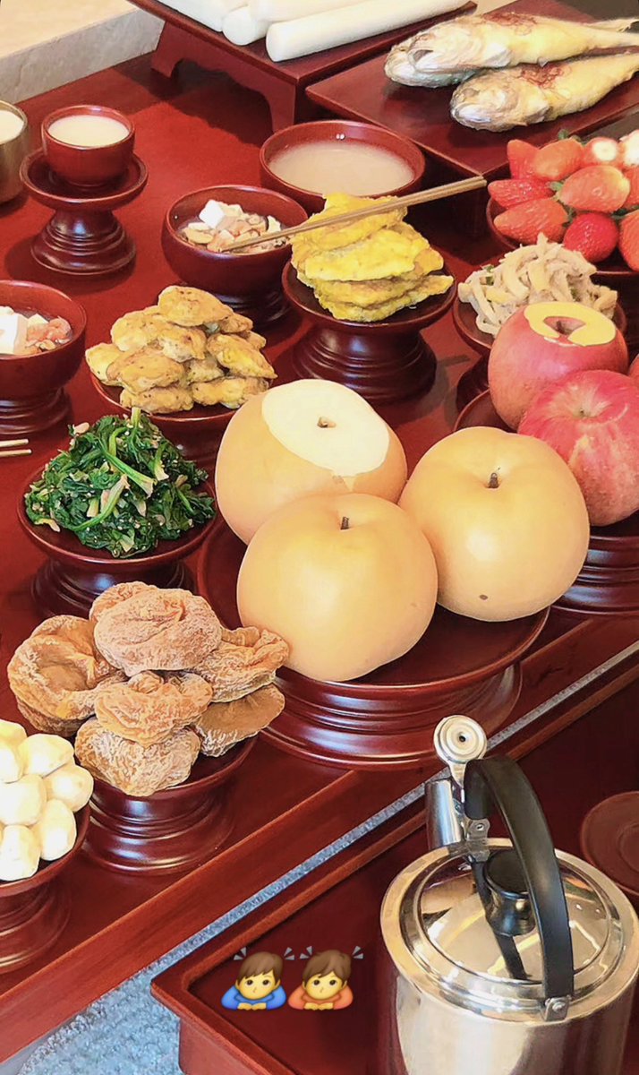 lattejoons's tweet image. hoseok being well fed iktr