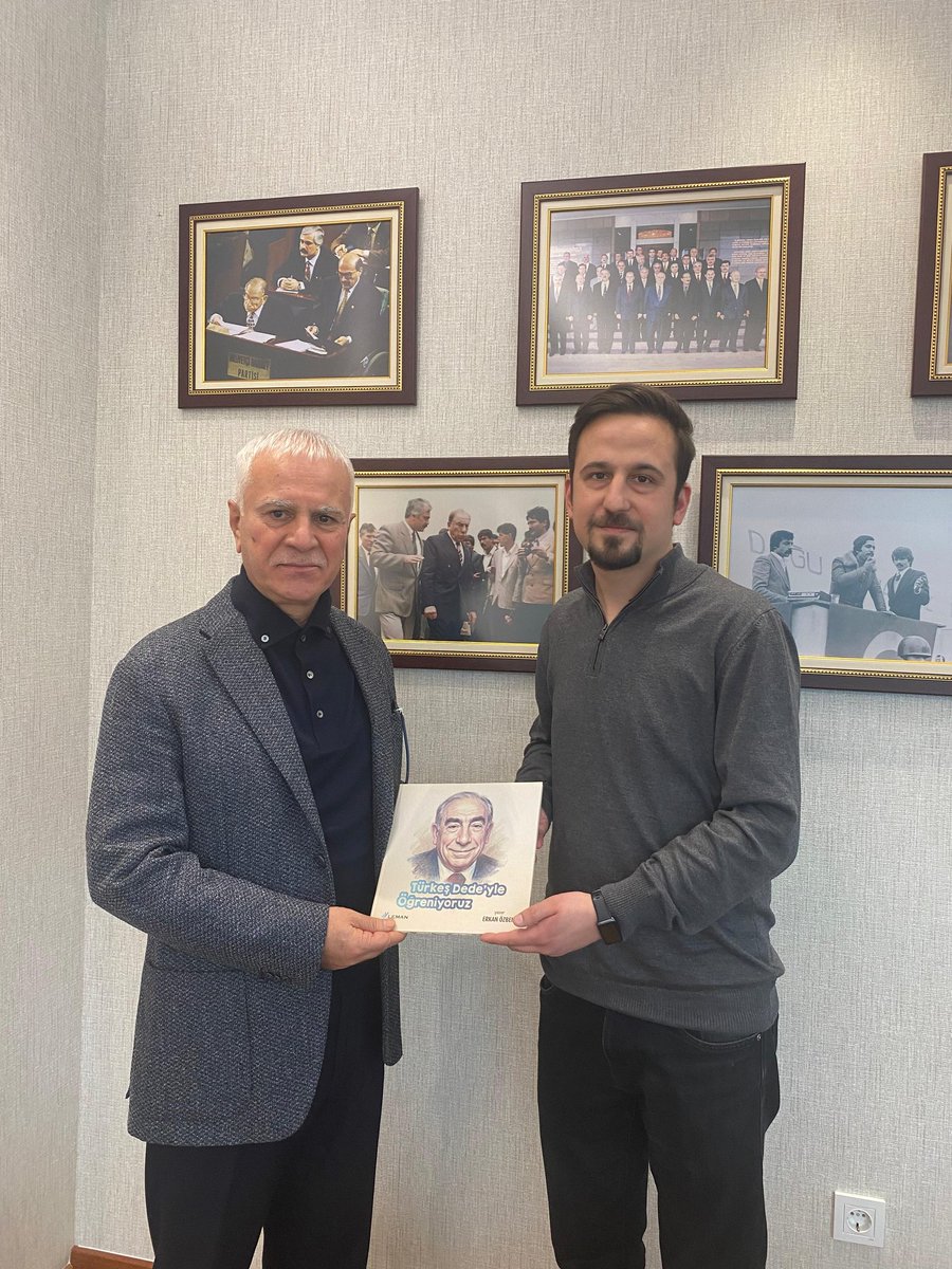 erkanozbentr's tweet photo. Eski Bakanımız Sayın Koray Aydın'ı ziyaret ederek yeni kitabımı takdim ettim.

Nazik kabulleri ve değerli ilgileri için teşekkür ederim.

@korayaydintr https://t.co/fSBcPYbSGx