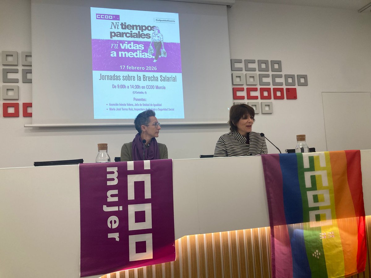 CCOORM's tweet photo. Comienza en Murcia la jornada formativa sobre la brecha salarial organizada por la secretaría de Mujeres, lgualdad y LGTBIQ+ de CCOO Región de Murcia. 
Presentan la jornada Teresa Fuentes, secretaria general de CCOO Región de Murcia, y María Ángeles Guevara, secretaria de Mujer, Igualdad y LGTBIQ +.