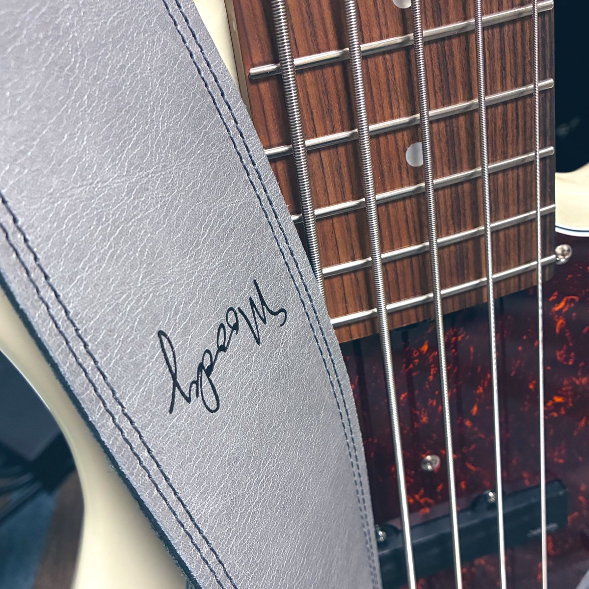 アベノブユキ tweet media