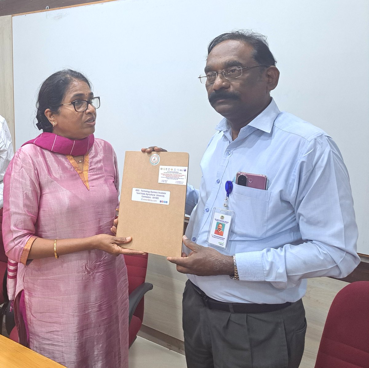 AbisTbi's tweet image. The TN-EDII- Skill Development Stakeholders Meeting was held on 13.02.2026 at the District Collectorate Complex, Cbe. Tmt. G. Latha, IAS, Commissioner of the - Tamil Nadu (EDII-TN) chaired and interacted with the TN-EDII- Skill Development Stakeholders.
#tnedii #TNAU #abistbi