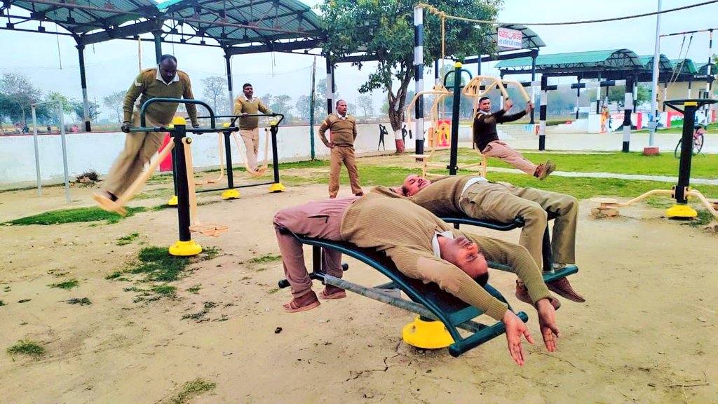 9BnSSB_INDIA's tweet photo. वाहिनी मुख्यालय, बलरामपुर में कर्मियों द्वारा खुली व्यायामशाला में नियमित अभ्यास कर खुद को शारीरिक रूप से फिट रहने की दिशा में एक सराहनीय कदम।
#SSB_INDIA
#SSBFTRLUCKNOW
#SSBSHQGKP
#FitAndStrong
#OpenGym
#MissionReady
#PowerAndDiscipline
#NationFirst
#ProudSSB https://t.co/b2WH5QNZlU
