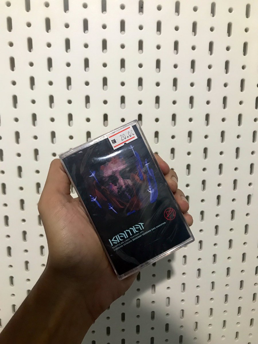 farizey's tweet photo. for sale!

Rekah - kiamat
rilisan Ruas Records, Malaysia
segel

beli 2 tahun lalu pas mampir ke Ruas Store, Penang

harga di atas pasaran tentunya. minat? dm! https://t.co/WUkKNs5rqk