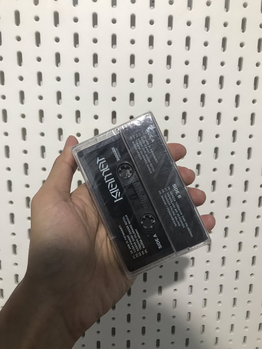 farizey's tweet photo. for sale!

Rekah - kiamat
rilisan Ruas Records, Malaysia
segel

beli 2 tahun lalu pas mampir ke Ruas Store, Penang

harga di atas pasaran tentunya. minat? dm! https://t.co/WUkKNs5rqk