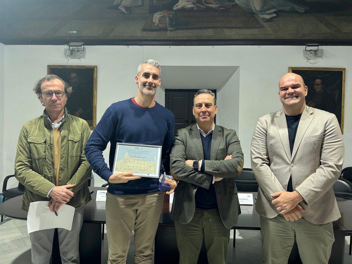 Escuela Universitaria de Osuna tweet media