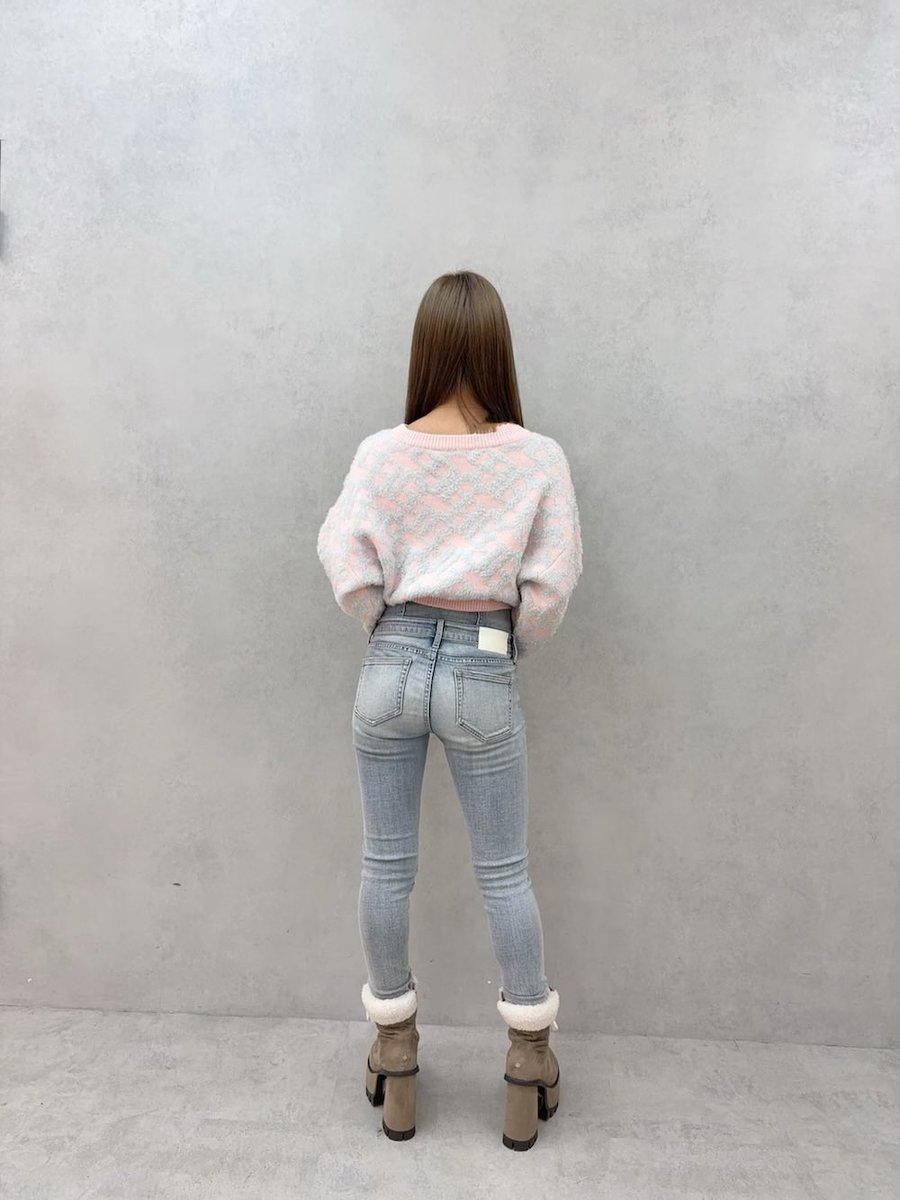 met_denim's tweet photo. 美人店員のKURENAさん https://t.co/tCzeIPidEc