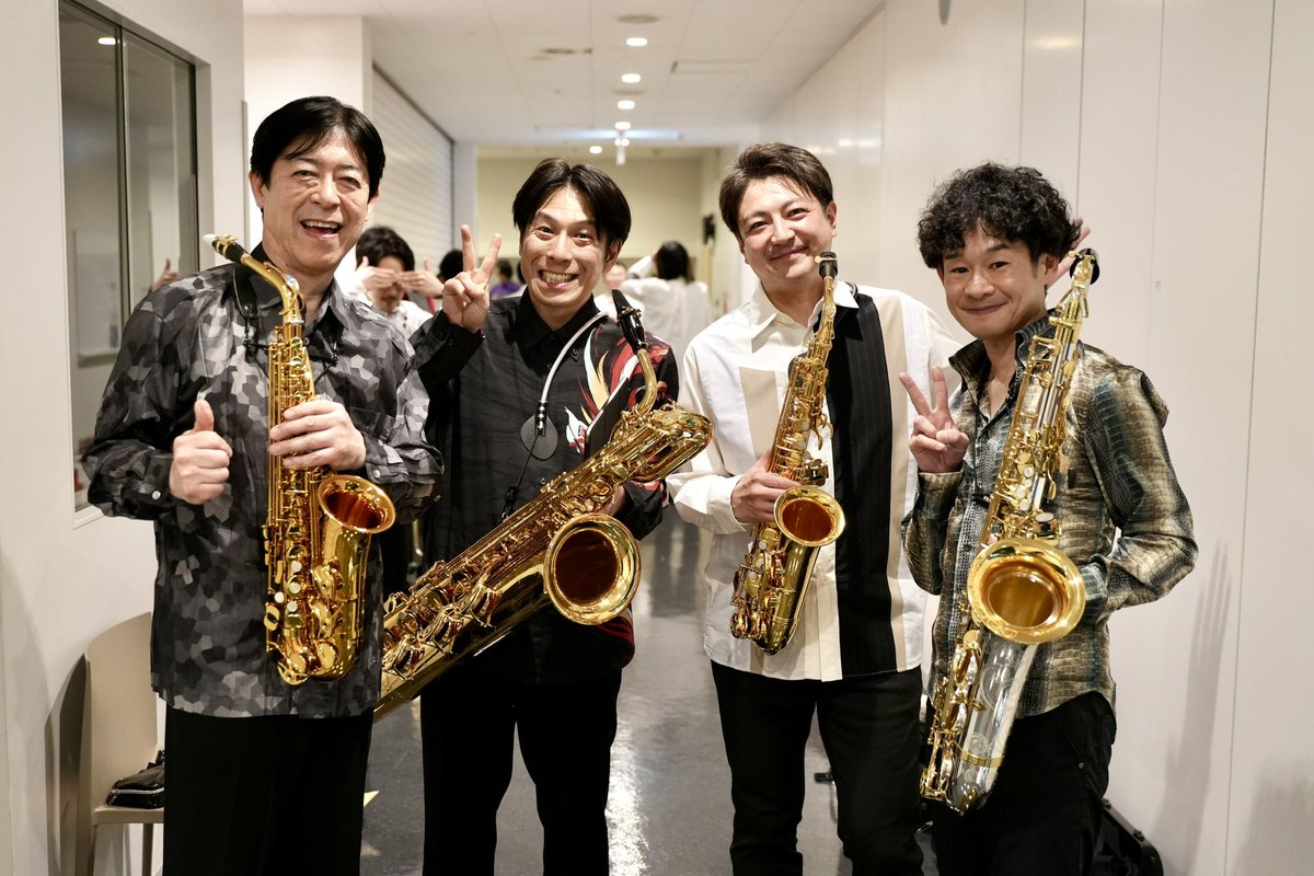 先日の #低音ぶれいく 終演後の一枚📷すごくいい写真撮っていただいた✨

アルトは田中靖人様、山浦雅也くん、バリトンは國末貞仁兄貴、テナーは鰐川でございました〜🎷

いつかこのままサクソフォンクァルテットやりたいです♪なーんて言ったら畏れ多すぎますね…😅

写真:Euph竹森賢ちゃま