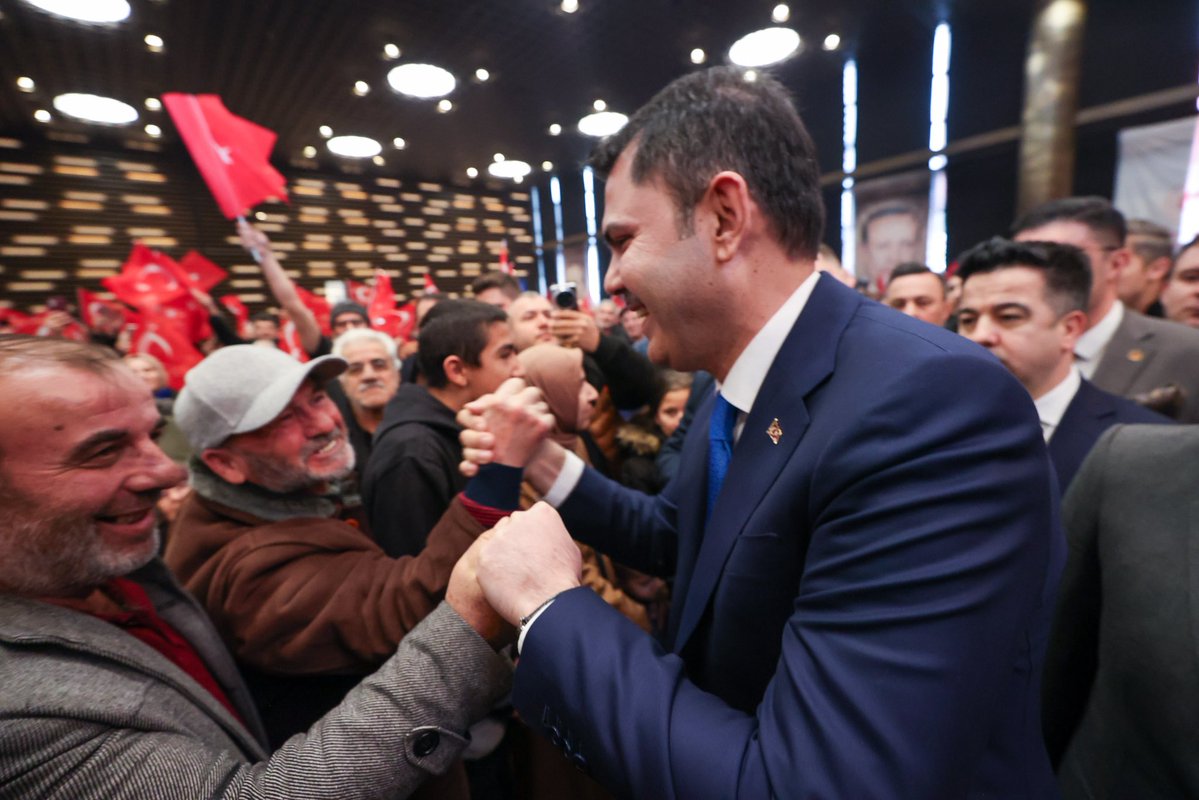 Bugün Konya’ya verdiğimiz iki büyük sözü, iki büyük hayalimizi gerçeğe dönüştürdük. ✨

#EvSahibiTürkiye diyerek Akşehir’den Ereğli’ye, Seydişehir’den Karapınar’a 1️⃣5️⃣ bin 2️⃣0️⃣0️⃣ sosyal konutumuzun ve Sıfır Atık konseptiyle dünyaya örnek olacak, şehrimizin çehresini değiştirecek