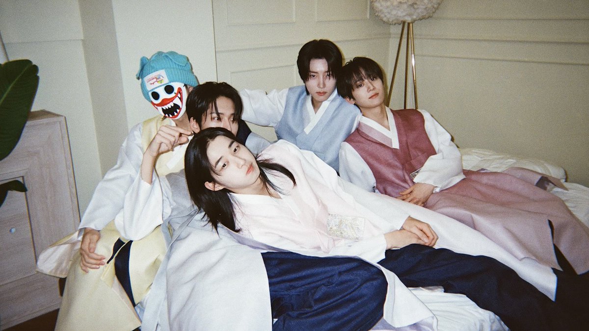 아나타 망언봇 tweet media