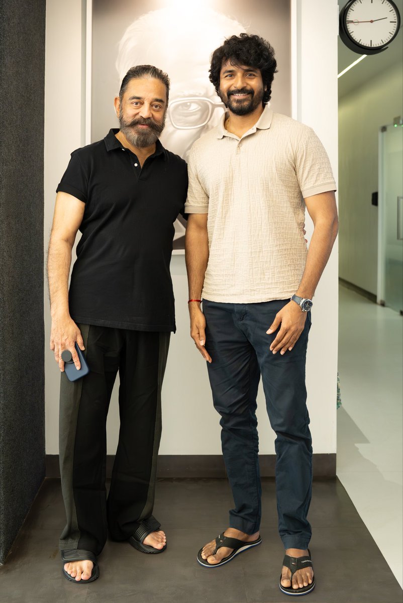 என் அன்புத் தம்பி <a href="/Siva_Kartikeyan/">Sivakarthikeyan</a> அவர்களுக்குப் பிறந்த நாள் வாழ்த்துகள். உங்கள் திறமையும் நேர்மையும் உழைப்பும் இன்னும் பல உயரங்களுக்குக் கொண்டு செல்லும்.