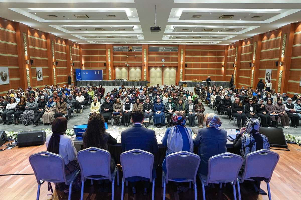 abdullahozdemir's tweet photo. Kıymetli çalışmalarıyla gücümüze güç katan İl Kadın Kollarımızın Genişletilmiş Yönetim Kurulu Toplantısı'na katıldık. Dava ve yol arkadaşlarımızla durum değerlendirmesi yaptık. Kadın Kollarımızın mücadele ruhu, bizlere her zaman umut verdi ve geleceğe taşıdı. Toplantımızın hayırlara vesile olmasını diliyor, tüm hanımefendilerin Ramazan ayını şimdiden tebrik ediyorum.

@akkadinistanbul @salihademirer