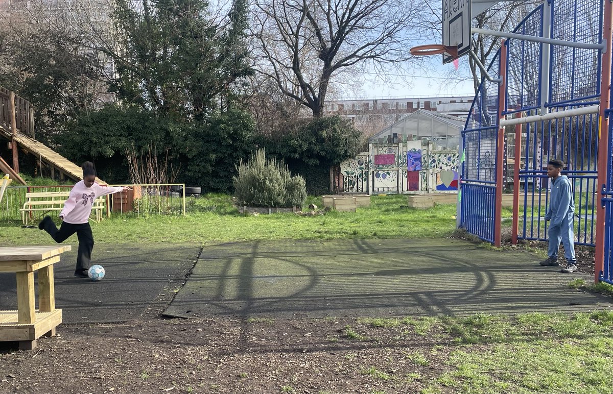 Hackney Play tweet media