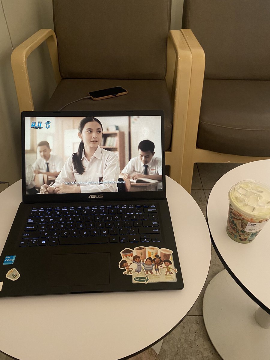 roseudaisy's tweet photo. dari fore untuk fore juga https://t.co/l1O7CEPomY