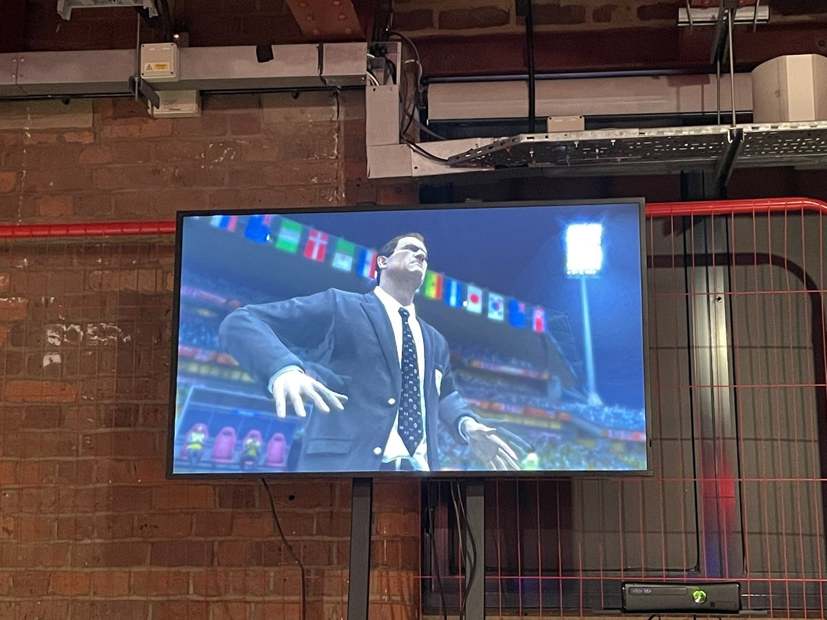 John Bennett tweet media