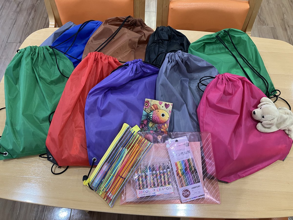 dmh_fuchu's tweet photo. #スマイリングホスピタルジャパン さま
より #Guidewire 社さまご支援の文房具
詰め合わせセットが届きました🥰
ハートフルカートでは、おもちゃやぬいぐるみだけでなく、文房具もとても喜んでいただけます❣️
ご支援ありがとうございました‼️ https://t.co/kGhIWlffeM