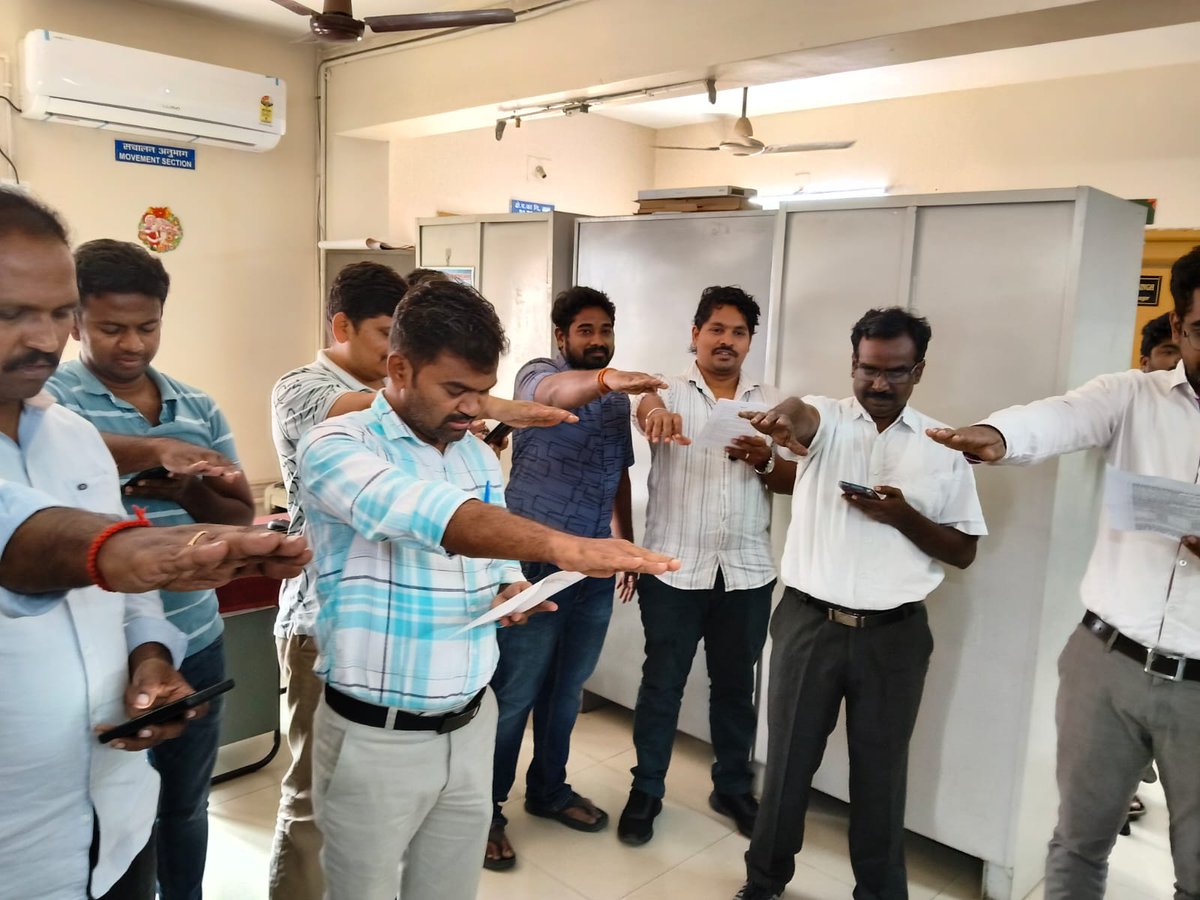 DoNelloap's tweet photo. All the employees working under FCI, DO, Nellore took Swachhata Oath on 17.02.2026 As a part of #SwacchtaPakhwada2026.
एफसीआई, डीओ, नेल्लोर के तहत काम करने वाले सभी कर्मचारी 17.02.2026 को #स्वच्छतापखवाड़ा2026 के हिस्से के रूप में स्वच्छता शपथ ली। https://t.co/SkyLHl0in3